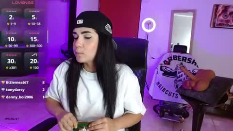 Passionate HD female duo broadcasting a sensual lesbian show on Chatterbate