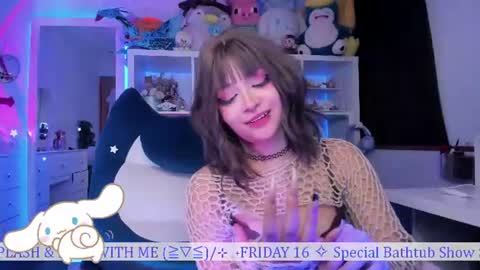 Live broadcaster broadcasting live on Chatterbate