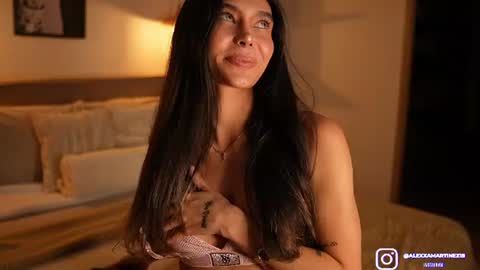 Fiery HD Latina broadcaster performing with Lovense toys on Chatterbate