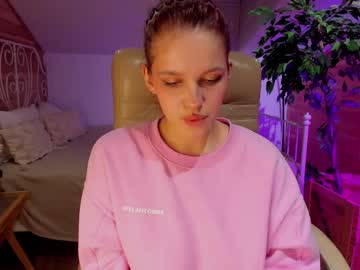 adalyn_glow live cam from Go