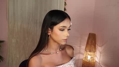 ashley_winhouse — similar cam model