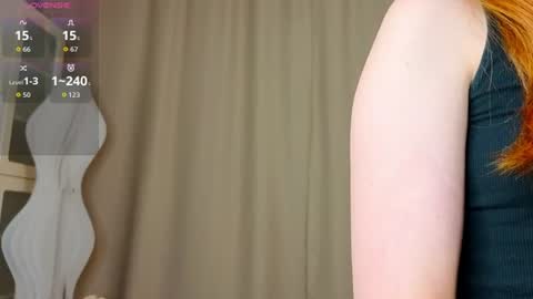 Live HD broadcaster performing now on Chatterbate