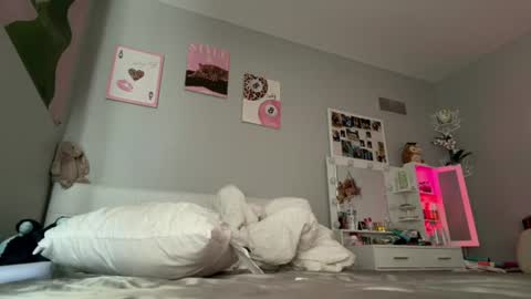 charlottieeeexx — similar cam model