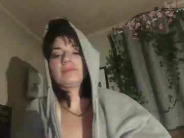 eggnog_and_booty cam profile