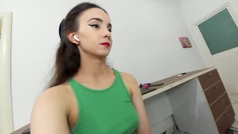 ehotlovea live cam stream