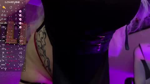 Live HD broadcaster broadcasting live on Chatterbate
