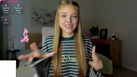 flooora_0 live cam