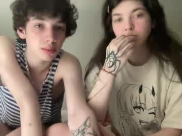 french_kissss live cam from Peru