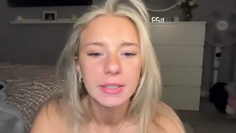 itsjennaaa — similar cam model