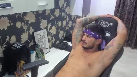 jonnyporn1 live cam