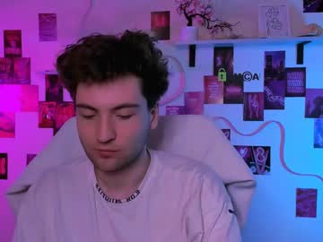 joseph_bear_ live cam from New Zealand