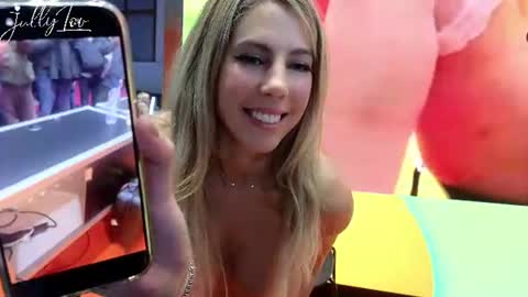 jully_lov — similar cam model