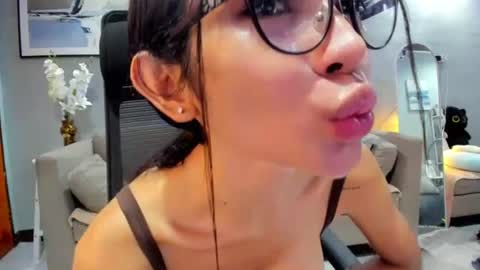 kathypeterxx69 — similar cam model
