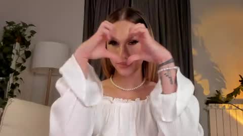 katrinewest — similar cam model