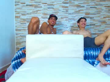 kinkyhousexxx live cam stream in HD from Colombia