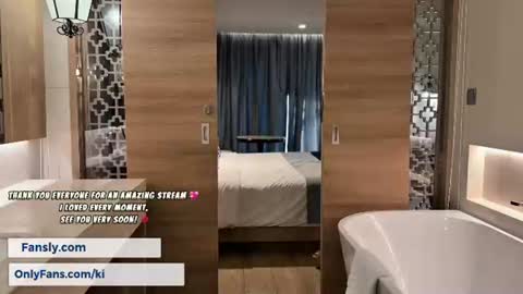 kissing33 live cam