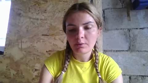 Popular HD cam model streaming live in HD on Chatterbate
