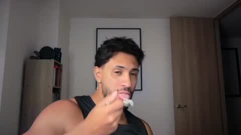 larry_jones free webcam