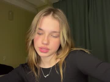 laurineleconey live cam from Go