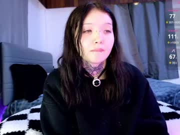Stunning HD streamer online and ready to chat on Chatterbate
