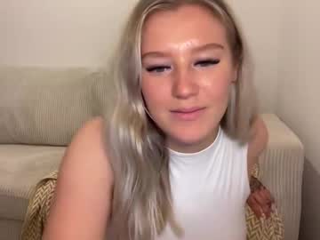 lily_fox01 live cam stream in HD from United Kingdom