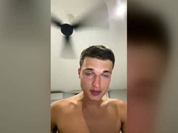 london_tomy live cam from Canada