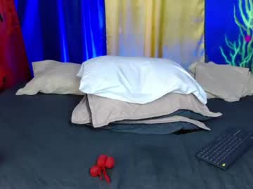 lulu_petite_ — new cam model streaming live in HD