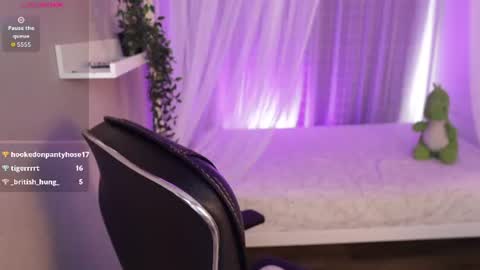 martinaa_rose — similar cam model