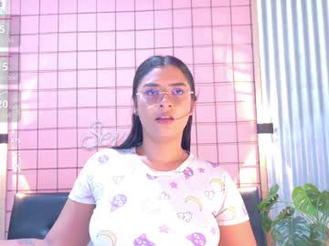 mensia_hernandez live cam from Go