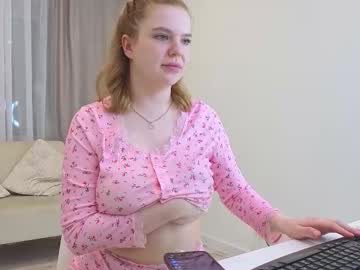 milafluffie cam profile