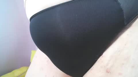 Live HD broadcaster broadcasting live on Chatterbate