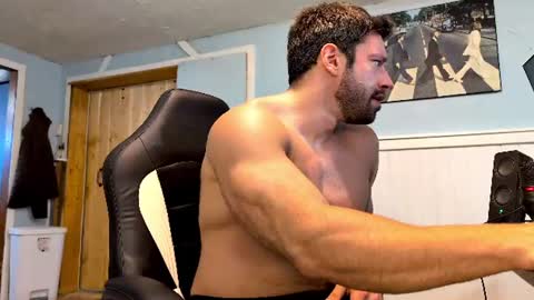 pizza_biceps — similar cam model