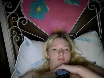 sara9920 live cam from Canada