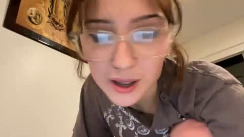 subi_slut — similar cam model