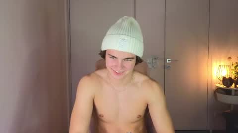whiteskyy_ live cam stream