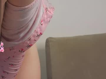 yakamozamazing live cam from Latvia