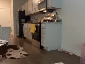 caseyyyhere live cam