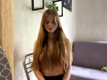 nidarauhecker live cam